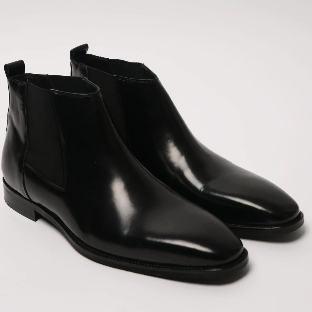 Lodevole Mens Chelsea Boots Black Front Isometric View